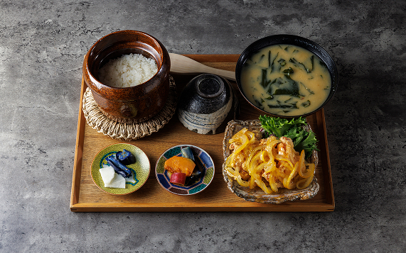 レモンまみれの鶏唐揚げ土鍋ご飯定食